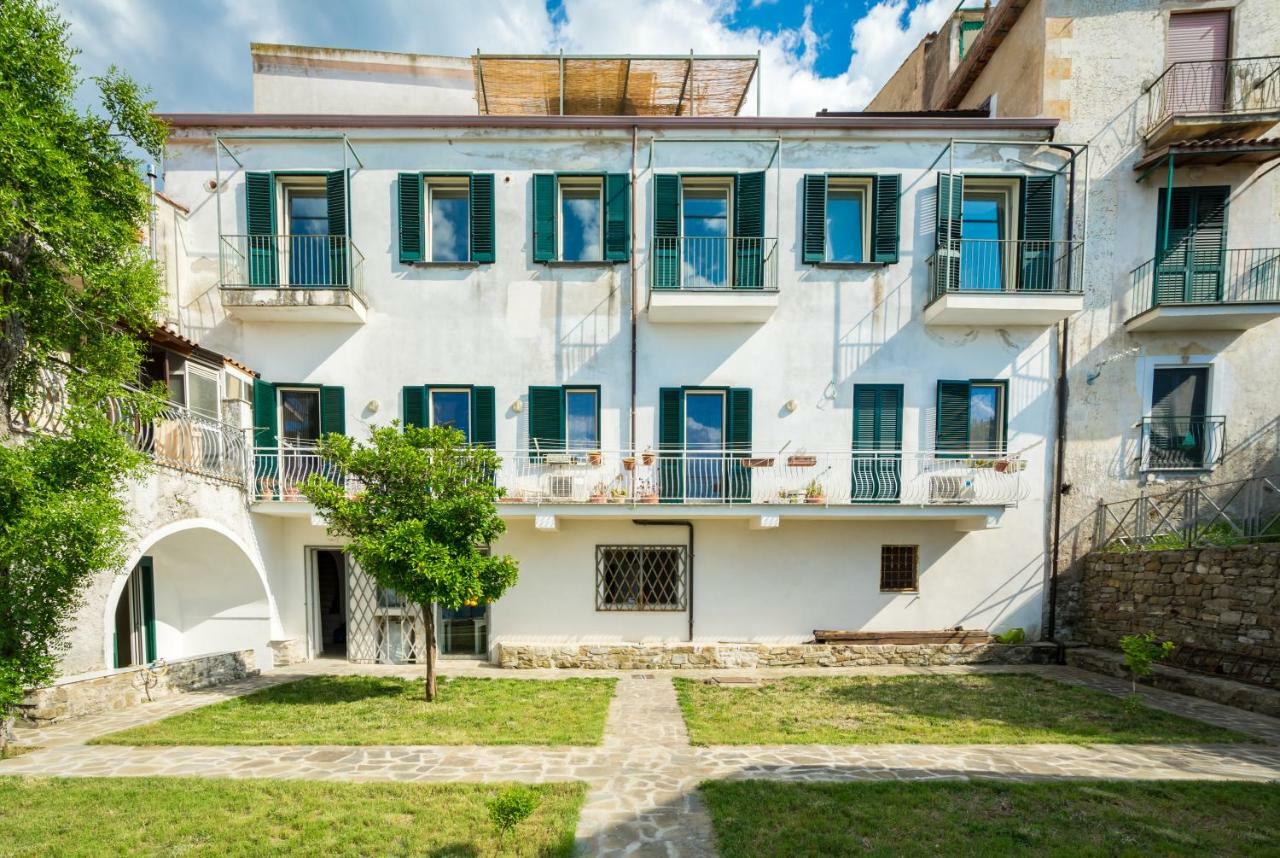 Borgo Dei Saraceni - Suites & Apartments Агрополі Екстер'єр фото